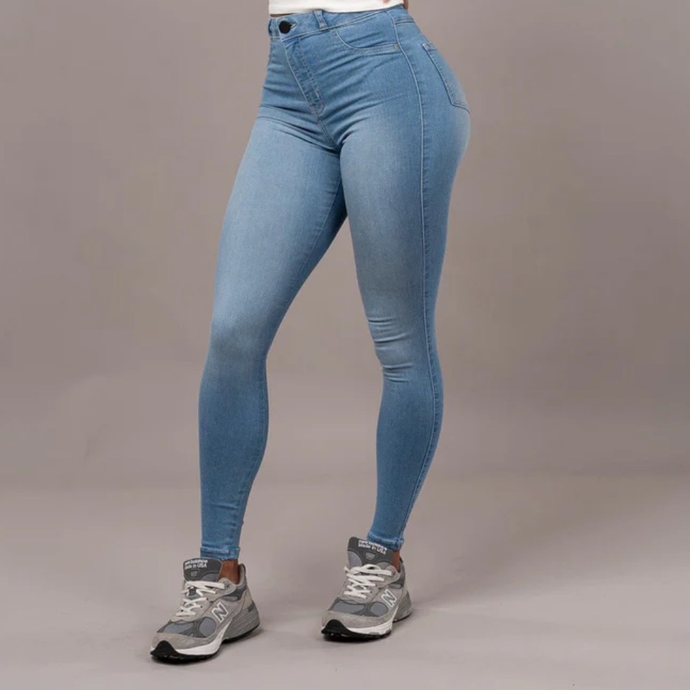 Fit Jeans Contour Artic Light Blue